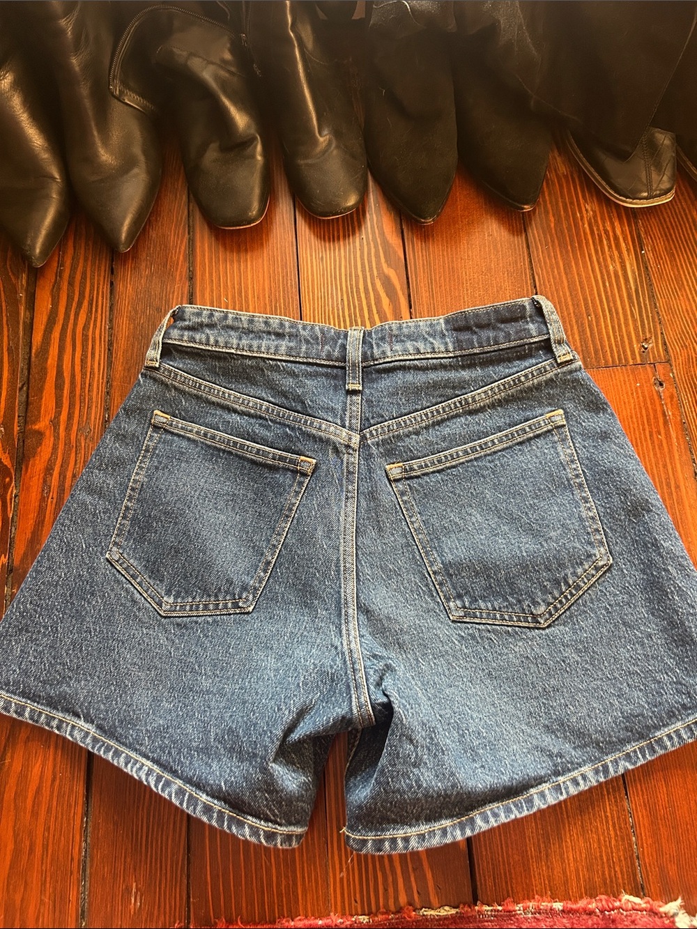 Abercrombie & Fitch Blue Denim High-Rise Women's Shorts - Picture 4 of 4
